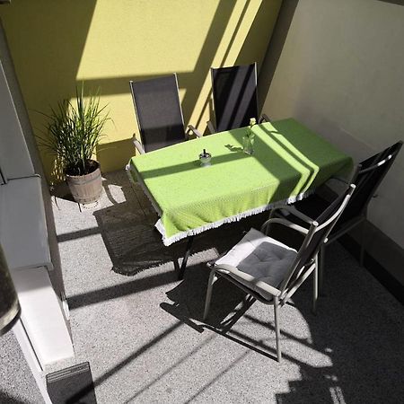 Taunusrast-Usi Apartment Usingen Exterior photo